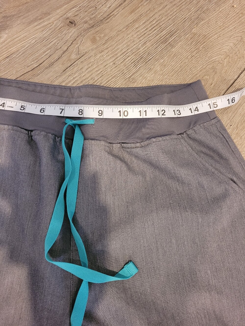 FIGS Zamora High Waisted Jogger Scrub Pants Heathered Grey Size Medium TALL - Picture 8 of 10
